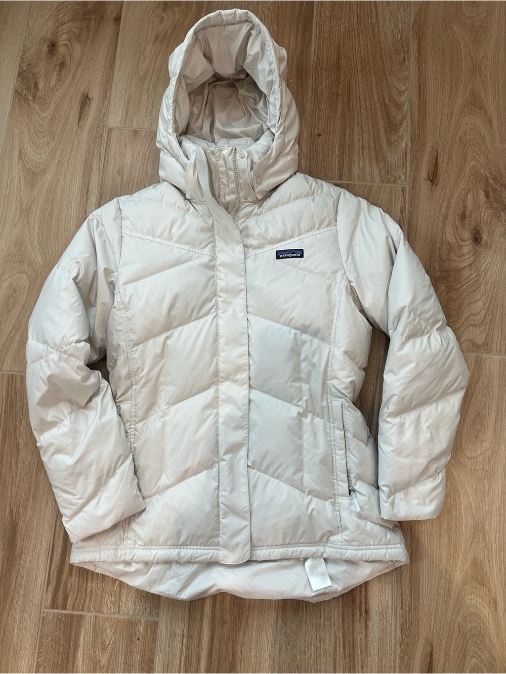 Patagonia Women’s Hooded Puffer Jacket – Size Large – Ivory/Cream SZ L - Picture 2 of 10